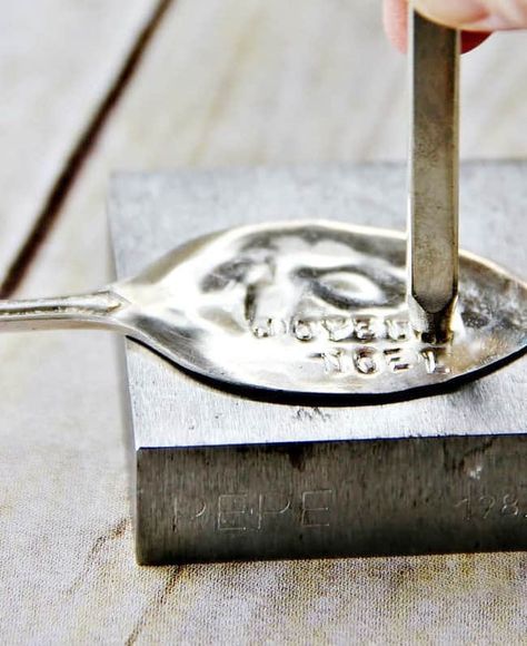 Make Your Own Stamped Spoon Napkin Rings | Thistlewood Farms Vintage Silverware Crafts, Diy Crafts To Sell On Etsy, Crafts To Sell On Etsy, Silver Stamping, Toilet Mirror, Diy Engraving, Stamping Metal, Silver Spoon Jewelry, Napkin Rings Diy