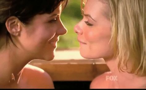 Tiffani Thiessen as Wilhelmina "Billie" Chambers and Jaime Pressly as Sara Matthews in Fastlane S1×E11: Strap On (aired by January 17, 2003) 43 minutes. Tiffany Amber, Tiffani Amber Thiessen, Jaime Pressly, Kelly Kapowski, Tiffani Thiessen, Hot Kiss, Photo Op, Hottest Celebrities, Celebrities Female