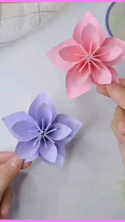 Hadiah Diy, Cute Origami, Origami Patterns, Instruções Origami, Seni Dan Kraf, Handmade Paper Crafts, Handmade Flowers Paper, Paper Flowers Craft, Diy Paper Crafts Decoration