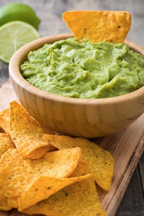 Quick Guacamole Recipe, Guacamole Salsa Recipe, Guacamole Dip Recipes, Quick Guacamole, Tortilla Chip Recipe, Paula Dean, Guacamole Recipe Easy, Guacamole Dip, Paula Deen Recipes