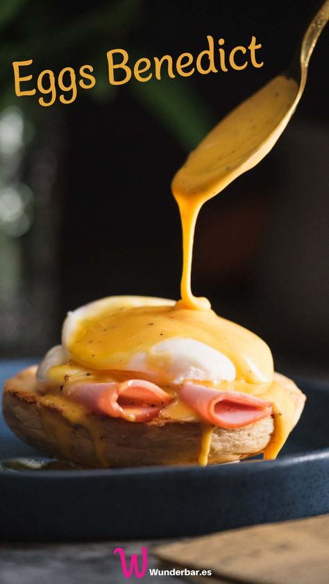 Eggs Benedict – pochierte Eier auf Toastbrötchen mit Schinken, Sauce Hollandaise und Kräutern. Perfekt für ein gemütliches Sonntagsfrühstück! Eggs Benedict Rezept | Eggs Benedict Hollandaise | Eier Benedict Rezept | Eier Benedikt einfach | Eier Benedikt klassisch | Eier Benedikt Avocado | Eier Benedikt Lachs | Eier Benedikt vegetarisch | Eier Benedikt Rezept |Eier Benedict Originalrezept | Eggs Benedict Rezept einfach | Frühstücksideen Gäste | Brunch Ideen Frühstück | Schnelle Frühstücksideen Eggs Benedict Hollandaise, Food Tourism, Scrumptious Food, Sauce Hollandaise, Culinary Travel, Breakfast Sandwich, Cooking With Kids, Egg Recipes, Eggs Benedict