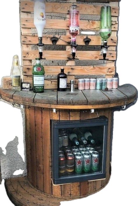 Wooden Spool Projects, Spool Tables, House Ranch, Diy Home Bar, Backyard Bar, Home Bar Designs, Wooden Spools, Bar Room, Basement Bar