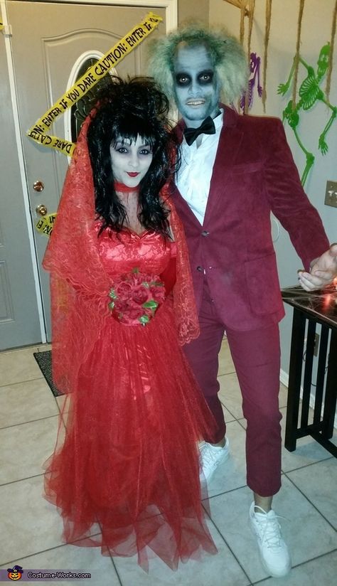 Christina: Love the movie decided to make it because it was cheaper than buying one but we end up getting really into it😆 we got the lydia dress from goodwill for... Beetlejuice Couple, Beetlejuice Couple Costume, Beetle Juice Costume, Diy Beetlejuice, Beetlejuice Halloween Costume, Beetlejuice Wedding, Character Halloween Costumes, Beetlejuice Costume, Costumes For Couples