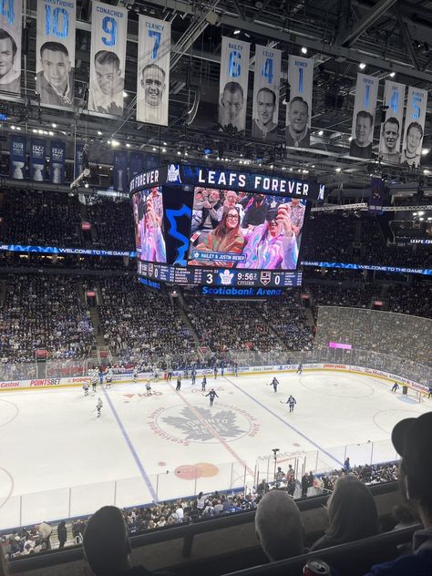 December 9th: Justin & Hailey at the Toronto Maple Leafs VS Kings hockey game at the ScotiaBank Arena in Toronto, Ontario Leafs Game, Welcome To The Game, Hockey Arena, Nyc Winter Outfits, Kings Hockey, Justin Hailey, Hockey Girl, Vision Board Pictures, Nhl Games