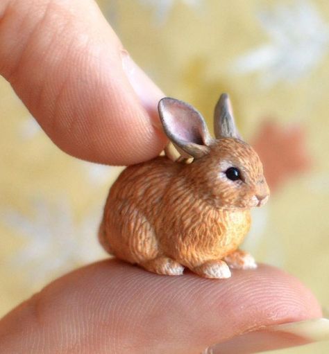 Clay Rabbit, Ceramic Miniatures, Clay Bunny, Pottery Cafe, Doll House Pets, Rabbit Sculpture, Dremel Wood Carving, Bunny Figurine, Ceramic Artwork