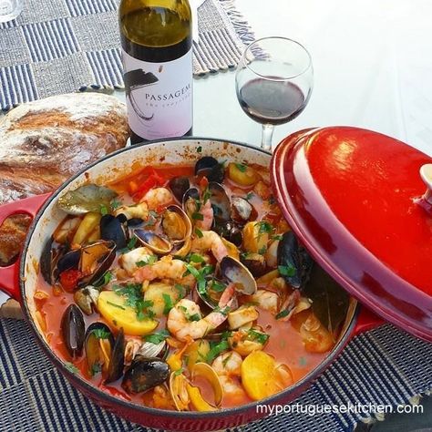 Portuguese Seafood Stew Recipe, Portuguese Seafood, Portuguese Kitchen, Buttery Shrimp, Seafood Stew Recipes, Fish Stew Recipes, Canning Whole Tomatoes, Portuguese Desserts, Seafood Stew