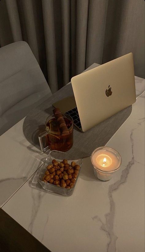 Laptop Decoration, نباتات منزلية, Iphone Wallpaper Ios, Workspace Inspiration, Makeup Room, Night Aesthetic, Instagram Story Ideas, Apple Products, Girly Photography