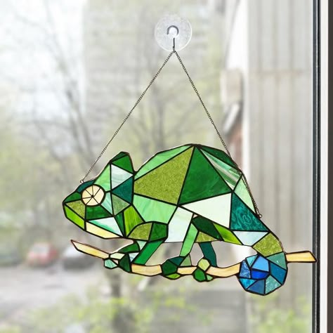 Unique Stained Glass Ideas, 3d Stained Glass Projects, Stained Glass Mosaic Patterns, Diy Stained Glass Window, Stained Glass Animals, Glass Painting Designs, Glass Window Art, Stained Glass Birds, Stained Glass Butterfly