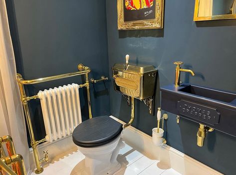 Make 2024 the year to revamp and revitalise your bathroom. With period style mixed with modern convenience we have the perfect pieces to create a traditional bathroom or cloakroom. 📸 @njtplumbingheatingltd #periodhome #periodhomestyling #bathroom #bathroomdesign #bathroominspiration #bathroomgoals #thomascrapper Thomas Crapper, Bathroom Goals, Bathroom Layout, Traditional Bathroom, Dream Home Design, Bathroom Inspiration, Modern Bathroom, Bathroom Design, The Year