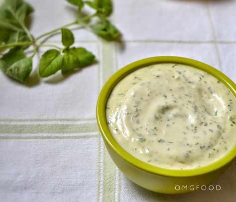 Basil Caesar Dressing is super easy to make and goes great on any salad. Healthy Pesto, Pesto Dressing, Super Salads, Caesar Salad Dressing, Basil Recipes, Salad Dishes, Salad Sauce, Cooking Club, Caesar Dressing