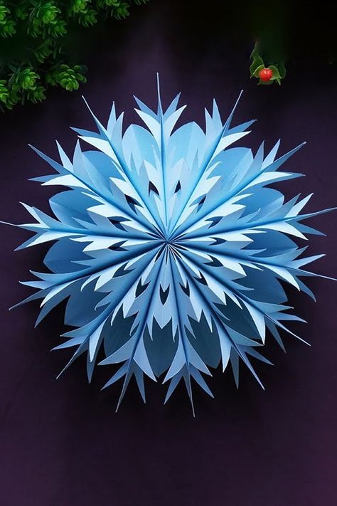 Snöflingor I Papper, Snowflake Origami, Snowflakes Decorations, Diy Snowflake Decorations, Christmas Snowflakes Crafts, Paper Snowflake Designs, 3d Paper Snowflakes, Paper Snowflake Patterns, Paper Snowflakes Diy