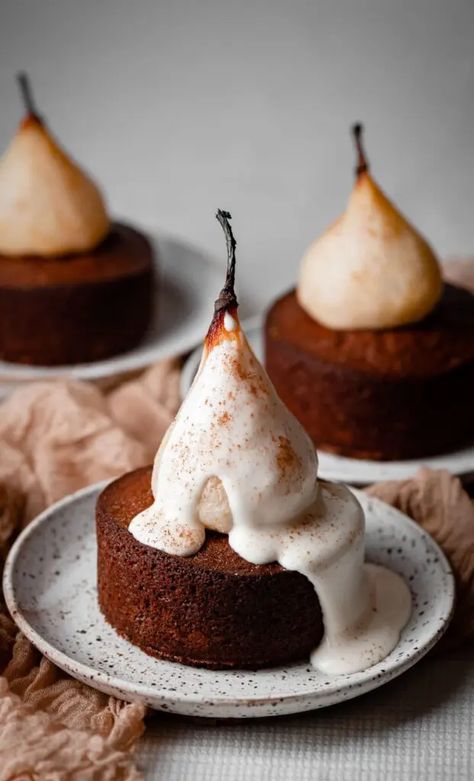 Pear Cardamom, Wine Poached Pears, Cardamom Cake, Poached Pears, Fall Cakes, Fall Baking, Fall Desserts, Decadent Desserts, Healthy Dessert