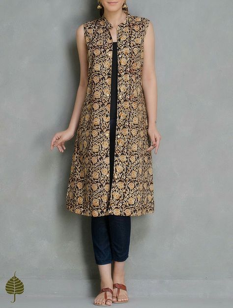 Sleeveless Shrug, Shrug Jacket, Sewing Clothes Women, Open Jacket, Classy Dress Outfits, Womens Knit Dresses, Classy Dress, Indian Wear, Indian Outfits