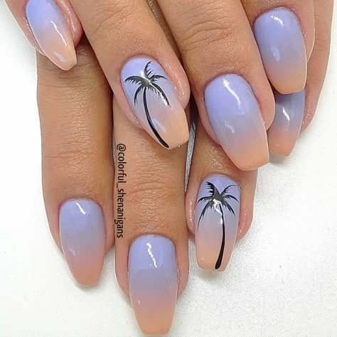 Mail Designs For Vacation, Purple Palm Tree Nails, Pom Tree Nails, Hawaii Ombre Nails, Easy Palm Tree Nail Design, Summer Travel Nails, Palm Tree Design Nails, Maldives Nails Design, Ombré Beach Nails