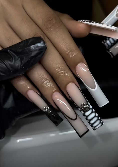 Acrylic Nails Nude, Punk Nails, Colored Acrylic Nails, Girly Acrylic Nails, French Tip Acrylic Nails, Fall Acrylic Nails, Dope Nail Designs, Short Square Acrylic Nails, Long Acrylic Nails Coffin