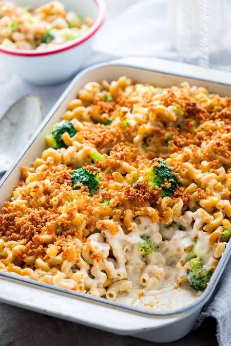 Macaroni and Cheese with Broccoli | Vegetarian | Whole Grain | Casserole | Kid Friendly | Comfort Food |Healthy Seasonal Recipes | Katie Webster Broccoli Mac And Cheese Recipe, Broccoli Mac And Cheese, Comfort Food Healthy, Pastas Recipes, Healthy Comfort Food, Broccoli Recipes, Macaroni Cheese, Clean Eats, Healthy Dinners