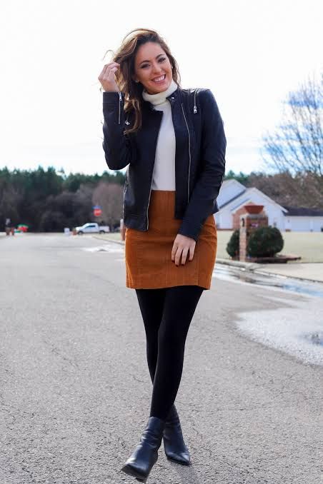 Mini Skirt Winter Outfit, Skirt In Winter, Mini Skirt Outfit Winter, Mini Skirt Winter, Winter Mini Skirts, Rok Outfit, Winter Mini Dresses, Dresses By Style, Rok Mini