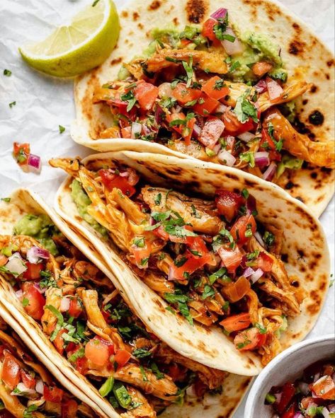 Honey Chipotle Chicken Tacos Chicken Chipotle Recipe, Chicken Tacos Slow Cooker, Honey Chipotle Chicken Tacos, Tacos Slow Cooker, Chipotle Recipe, Honey Chipotle Sauce, Chipotle Chicken Tacos, Chicken Chipotle, Chipotle Recipes Chicken