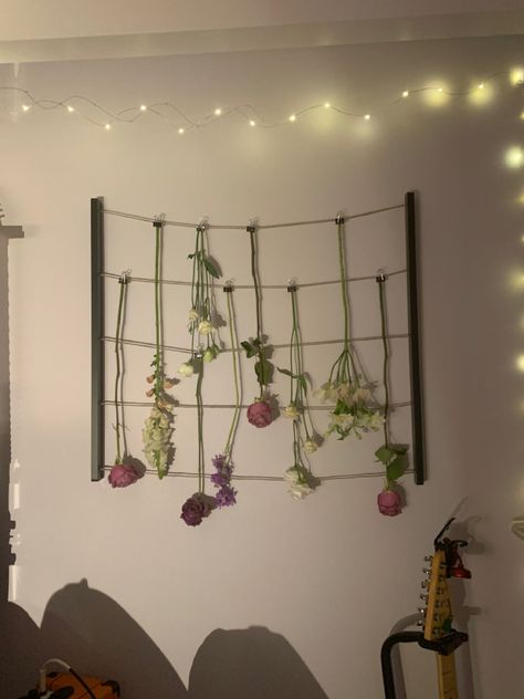 Hang your flowers upside down to preserve a straight stem and to avoid wilty petals Flowers Hanging Upside Down, Upside Down Flower Wall, Hanging Roses Upside Down, Hanging Roses, Flowers Hanging, Nail Salon Design, Room Stuff, Hanging Flowers, Salon Design