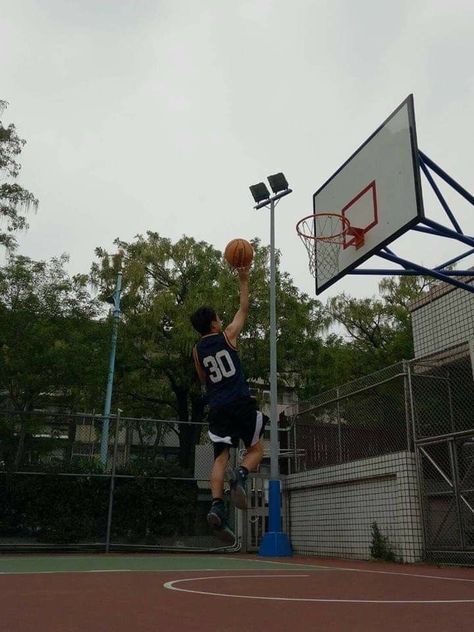 Basketball Player Boyfriend, Filipino Guys, Nba Basket, Brown Hair Boy, Street Basketball, Basketball Videos, Girls Night Party, Cool Boy Image, Basketball Is Life