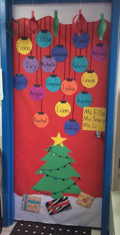 Christmas Decorations Daycare, Christmas Tree Teacher Door, Christmas Decorations For Daycare, Christmas Tree Ideas For Daycare, Christmas Door Decorations Toddler Classroom, Christmas Door Ideas For Daycare, Christmas Decor For Classroom Kids, Christmas Decors For Classroom, Christmas Tree Ideas For Classroom Wall