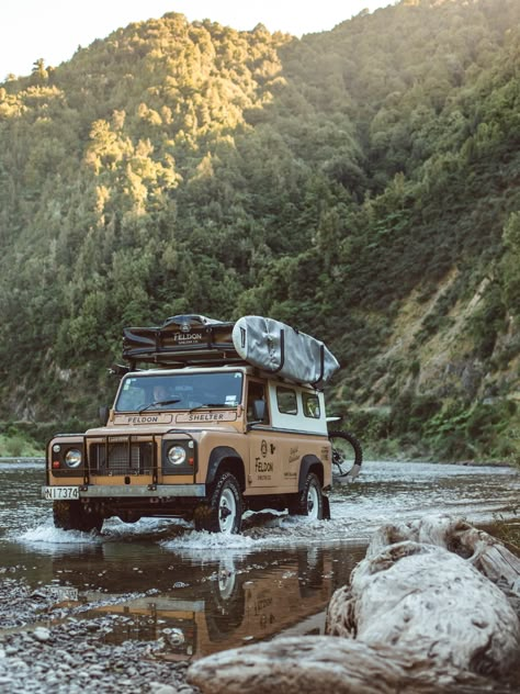 Land Rover Defender Aesthetic, Land Rover Defender Camping, Visuell Identitet, Hors Route, Crow's Nest, Adventure Aesthetic, Land Rover Defender 110, Defender 110, Land Rovers