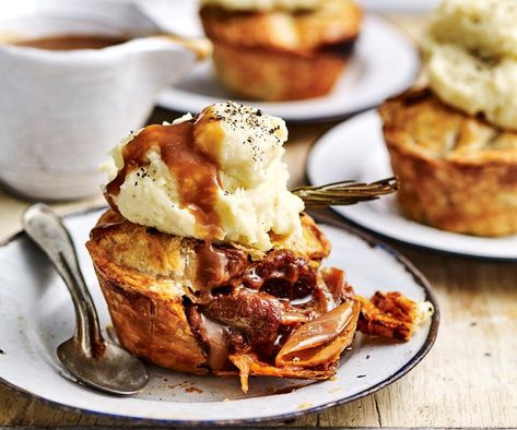 You can't go past a good meat pie and these lamb and rosemary individual pies are no exception. Topped with gravy and mashed potato, they're just perfect! Individual Pie Recipes, Beef And Mushroom Pie, Salmon Pie, Rich Beef Stew, Chicken And Mushroom Pie, Favorite Pie Recipes, Individual Pies, Mushy Peas, Pie Party