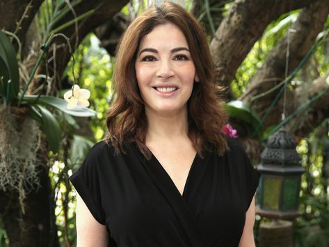 The Best Quotes From Nigella Lawson on The Eater Upsell Nigella Lawson Christmas, Best Vegan Cake Recipe, Perfect Deviled Eggs, Vegan Pastry, Nigella Lawson Recipes, Tall Glass Vases, Vegan Pastries, Kitchen Tricks, Eggless Recipes