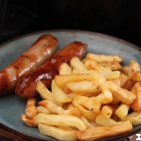 Air Fryer Sausage and Chips. Showing you how to cook your favourite sausage and chips in the air fryer from frozen. Perfect British lunch or dinner in your air fryer or actifry.#actifry #airfryer #sausages #airfryersausages #airfryerrecipes Sausage Air Fryer, Air Fryer From Frozen, British Lunch, Chips In The Air Fryer, Sausage And Chips, Air Fryer Sausage, Pork Sausages, Airfryer Recipes, Fast Food Menu