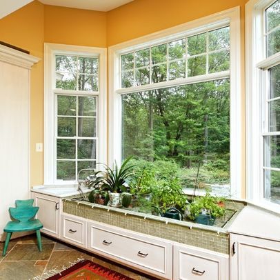 creative conversion of a bay window / window seat to an indoor garden space. Kitchen Window Herb Garden, Window Herb Garden, Small Herb Gardens, Herb Garden In Kitchen, Herb Garden Design, Indoor Window, Kitchen Herbs, Eclectic Kitchen, Modern Garden Design