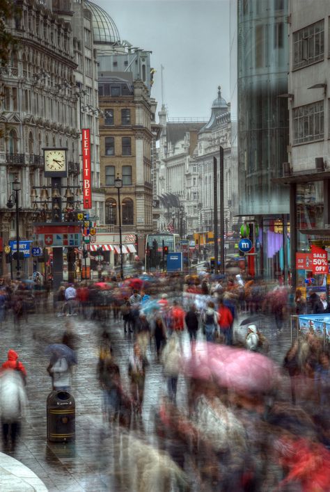 Rainy London, London Rain, Leicester Square London, Sweet Image, Leicester England, Westminster London, London Baby, Piccadilly Circus, Leicester Square