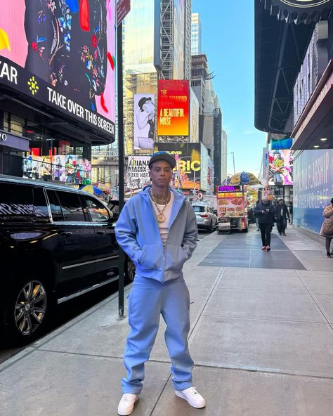 Central Cee Outfit from February 14, 2024 Men Tracksuit Outfit, Drip Clothes, Young Mens Fashion, Sweatpants Nike, Rapper Outfits, Men's Short Hair, Men Tracksuit, Gangsta Style, Central Cee