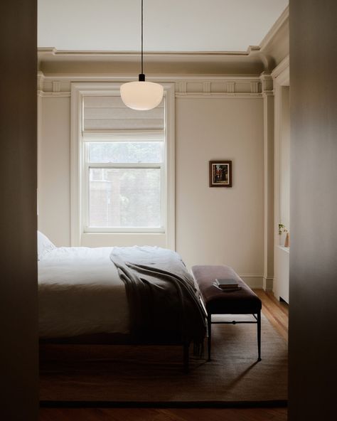 Upper West Side New York, West Side New York, Wall White, Scandinavian Interiors, Beige Wall, The Local Project, Upper West Side, White Ceiling, Curved Sofa