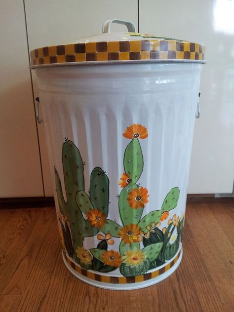 Painting Galvanized Metal, Painted Trash Cans, Metal Trash Cans, Garbage Storage, Flowering Cactus, Waste Baskets, Tin Can Crafts, Kitchen Trash Cans, Trash Bins