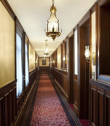 Old Hotel Interior, Historic Hotel Room, 1920s Hotel Room, Victorian Hotel Lobby, Victorian Hotel Room, Victorian Corridor, Vintage Hotel Aesthetic, Old Hotel Room, Bloxburg Teen Room