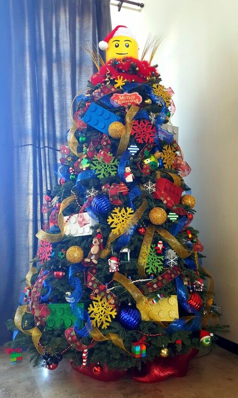 Lego Christmas Tree Ideas, Lego Christmas Tree Topper, Lego Xmas Tree, Lego Christmas Tree Diy, Lego Tree Topper, Lego Themed Christmas Tree, Fox Christmas Tree, Lego Christmas Decorations, Christmas Tree Competition Ideas