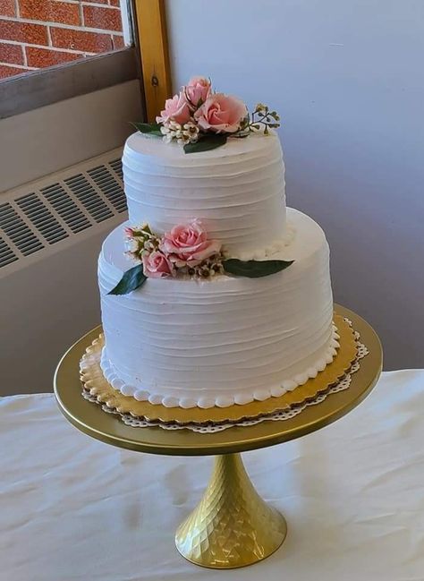 Small two-tier wedding cake 2 Tier Cake, Two Tier Cake, Tier Cake, Tiered Wedding Cake, Tiered Cakes, 50th Birthday, Wedding Cake, Wedding Cakes, Weddings