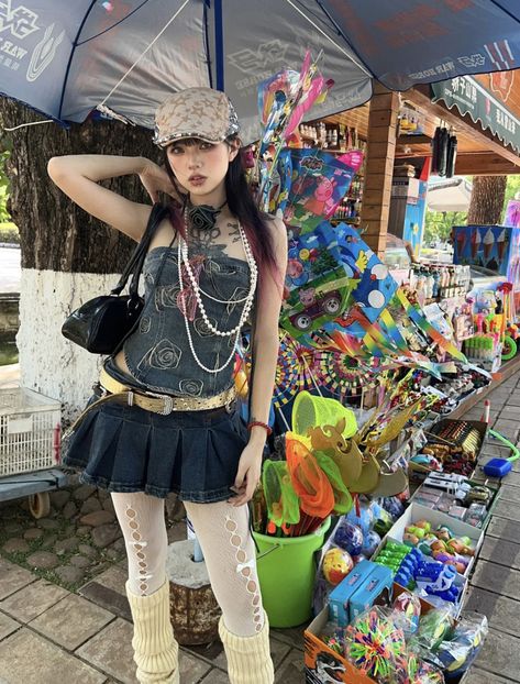 Alt Y2k, 2000s Japanese Fashion, Y2k Cute, Outfits Y2k, Tokyo Fashion, Fashion Graphic, Japan Fashion, Harajuku Fashion, Girly Outfits