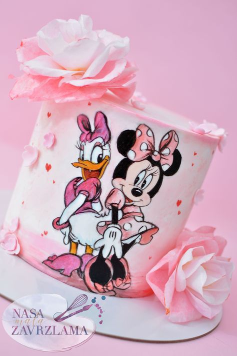 #minniemouseanddaisyduckcake #handpaintedcake #handpaintedcakes #daisyduckcake #minniemousecake #cakedecorating #cakephotography #cakestag #birthdaycake #rodjendansketorte #decijetorte #decijatorta #rodjendanskatorta #tortebeograd #nasamalazavrzlama #belgradecakes #ukusno #food #dessert #handmade #yummy #nasa_mala_zavrzlama #zavrzlama www.zavrzlama.net www.zavrzlama.rs https://www.instagram.com/nasa_mala_zavrzlama/ www.facebook.com/nasamalazavrzlama Daisy Duck Cake, Cake Daisy, Rodjendanske Torte, Minnie Mouse Birthday Party Decorations, Daisy Cake, Baby Crafts Diy, Duck Cake, Princess Birthday Party Decorations, Disney Princess Cake