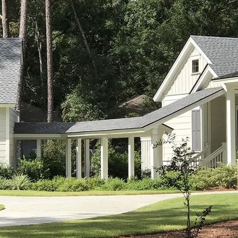 Porch Connecting House To Garage, House To Garage Connection, Covered Walkway To Garage, Connecting Garage To House Ideas, Pergola Carport Front Of House, Covered Walkways From Garage To House, Pergola Walkways, Detached Garage With Breezeway To House, Garage Attached To House