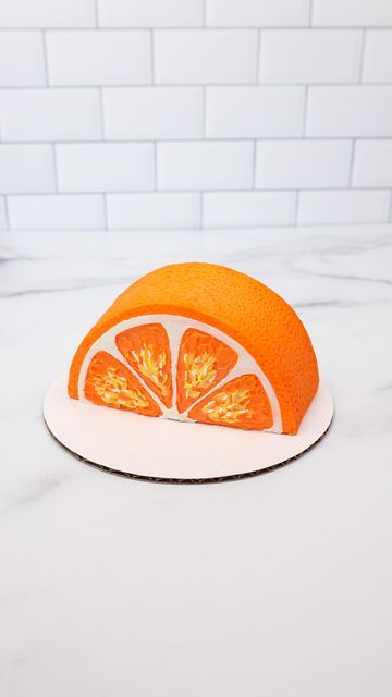 Orange Cake Decoration, Orange Birthday Cake, Fruit Cake Design, Half Birthday Cakes, Fruit Birthday Party, Orange Birthday, Cake Cafe, Fruit Birthday, Spring Cake