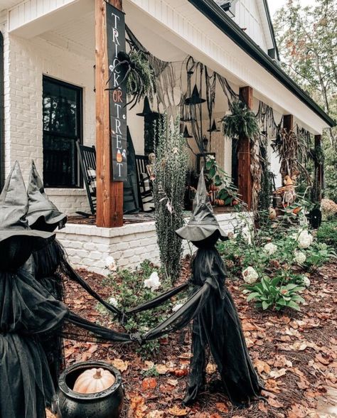 We are sharing over 53 epic Halloween front porch decor ideas that you are going to want to replicate! These are all gorgeous and so fun for Fall and Halloween! Halloween Decorations Outdoor Funny, Nightmare Before Christmas Outdoor, Yard Witch, Modern Front Porch Decor, Outdoor Witch, Winter Front Porch Decor, Modern Front Porches, Halloween Garden Decorations, Summer Front Porch Decor