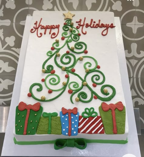 Square Christmas Cake Decorating Ideas, Christmas Theme Birthday Cake, Christmas Sheet Cakes Decorated, Christmas Sheet Cake Ideas, Christmas Decorated Cakes, Christmas Sheet Cake Designs, Easy Christmas Cake Designs, Simple Christmas Cakes, Christmas Cakes Ideas Decoration