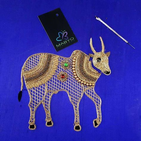 Cow Embroidery Design Blouse, Embroidery Design Blouse, Aari Motif, Cow Embroidery Design, Cow Embroidery, Maggam Work Designs, Blouse Design Images, Cow Design, Design Blouse