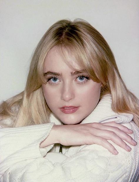 Kathryn Newton, Mckenna Grace, Dear Reader, Human Face, Celebrity Outfits, I Love Girls, Studio Portraits, Inspirational Women, Face Claims