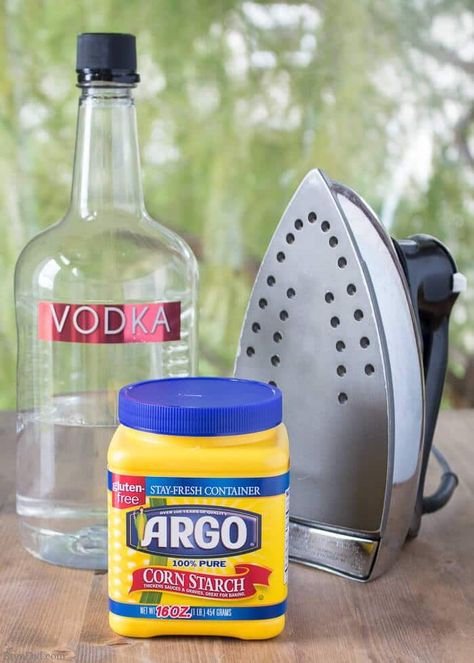 Learn how to make liquid spray starch. 3 ways to make non-toxic spray starch for pennies! How To Make Starch For Ironing, Spray Starch Recipe, Diy Vodka, Ironing Spray, Fabric Starch, Starch Foods, Spray Starch, Fabric Stiffener, Best Press