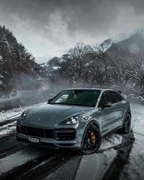 ᴀʀᴠɪɴ ᴊᴇᴅ on Instagram: "Would this be your winter car ? ❄️ Gstaad🇨🇭 / 📷 : 5DmarkIV @porsche_lausanne I love how agressive this car is from the front. It really…" Porsche Cayenne Turbo Gt, Porsche Cayenne Coupe, Gt Wallpaper, Cayenne Turbo, Upcoming Cars, Winter Car, Diesel Cars, Porsche Cars, Dream Garage