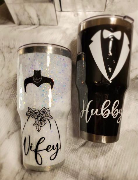 Bridal Tumbler Cups, Bride And Groom Tumbler Ideas, Mr And Mrs Tumbler Cups, Bride Tumbler Ideas, Wedding Tumblers Ideas, Wedding Tumbler Cups, Bridal Tumblers, Ideas Casamiento, Wedding Tumbler