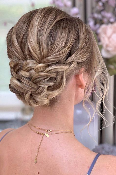 Easy Wedding Hairstyles, Prom Ponytail Hairstyles, Prom Hair Up, Sanggul Modern, Cute Prom Hairstyles, Braid Updo, Easy Wedding, Prom Hair Down, Simple Wedding Hairstyles