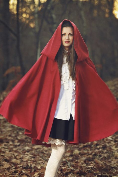 How to make a Little Red Riding Hood costume Red Riding Hood Costume Kids, Red Riding Hood Costume Diy, Little Red Riding Hood Costume, Characters Cosplay, Riding Hood Costume, Disney Characters Costumes, Fairytale Creatures, Fairy Tale Costumes, Red Riding Hood Costume